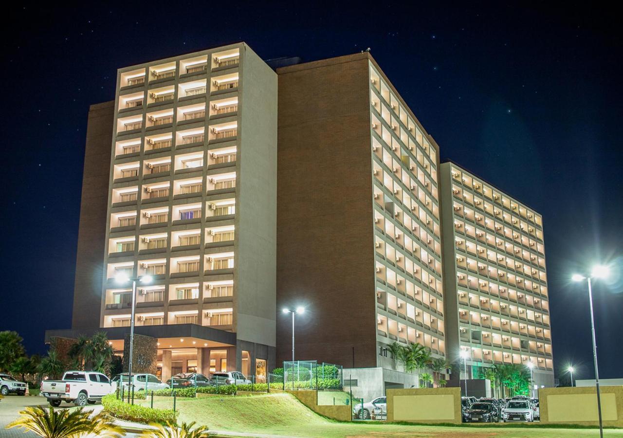 Hot Beach Resort Olimpia Exterior photo The hotel at night